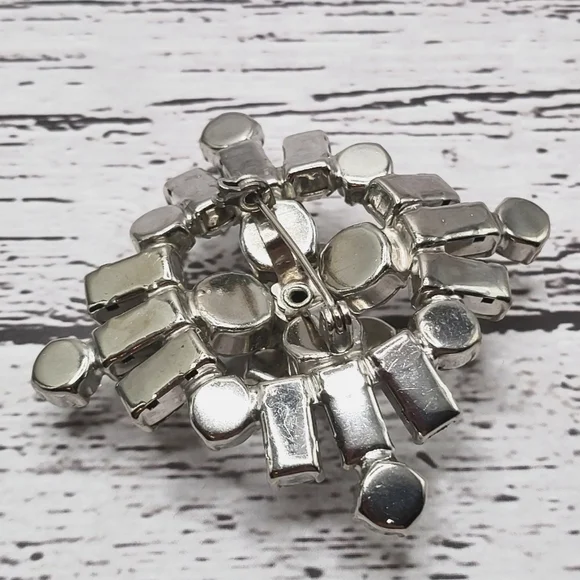 Vintage Clear Rhinestone Burst Brooch Mid Century Silver Tone Pin - Picture 5 of 5